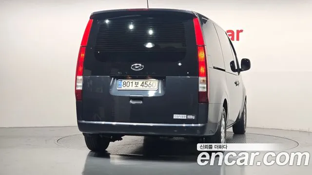 Hyundai Staria 2022 thumb 4