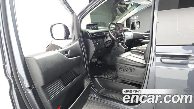 Hyundai Staria 2022 thumb 10