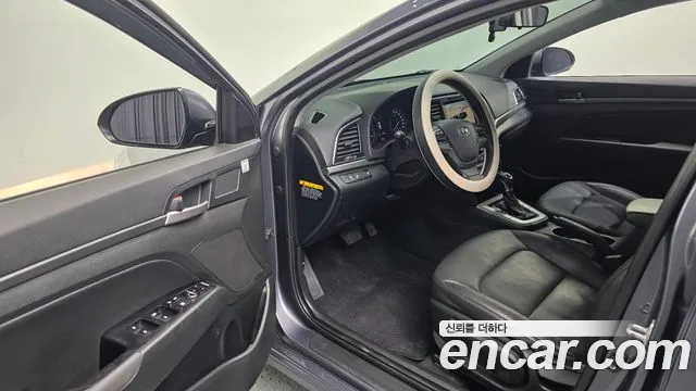 Hyundai Avante 2016 thumb 11