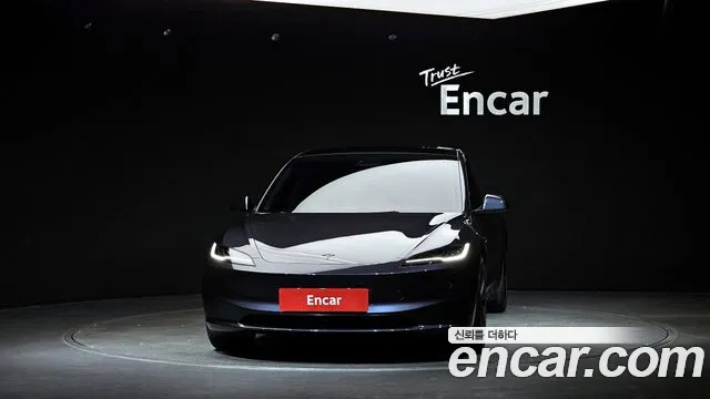 Tesla Model 3 2025 thumb 3