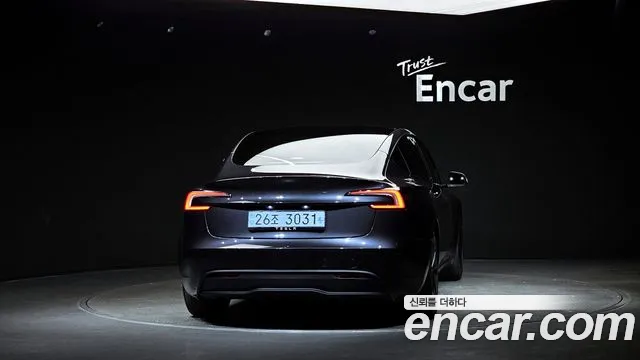 Tesla Model 3 2025 thumb 4