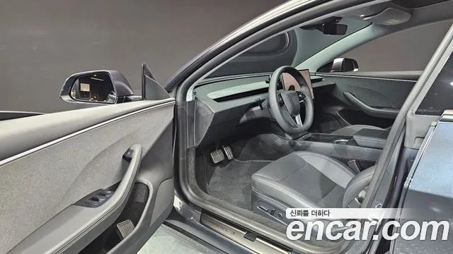 Tesla Model 3 2025 thumb 10