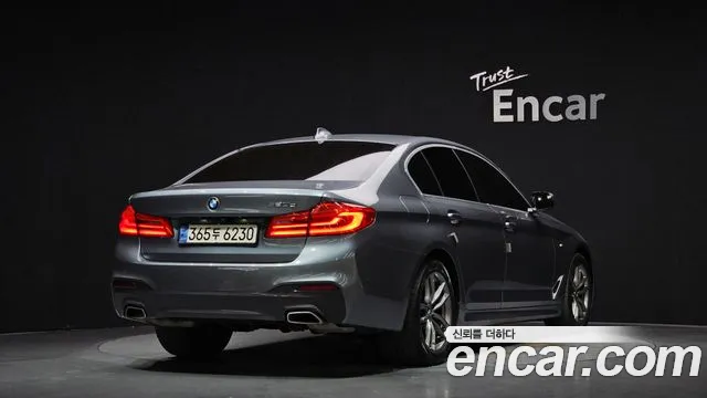 BMW 5-Series 2018 thumb 2