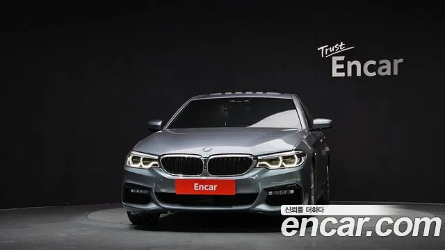 BMW 5-Series 2018 thumb 3