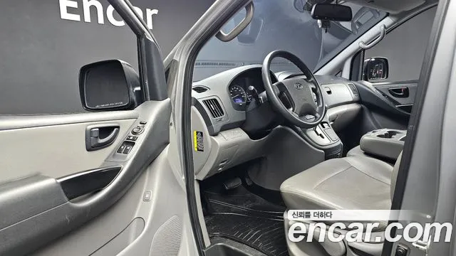 Hyundai Starex 2017 thumb 10