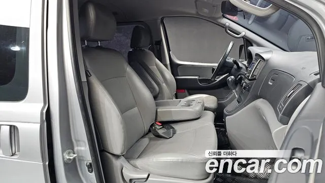 Hyundai Starex 2017 thumb 11
