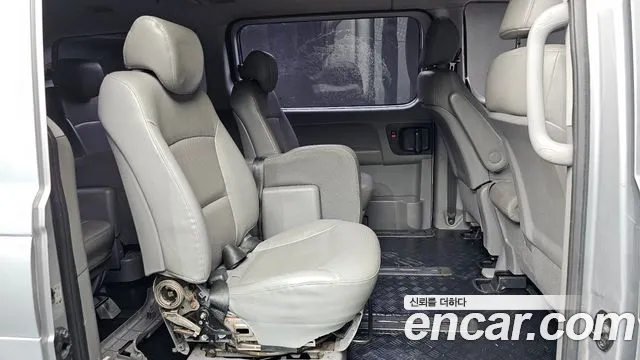 Hyundai Starex 2017 thumb 12