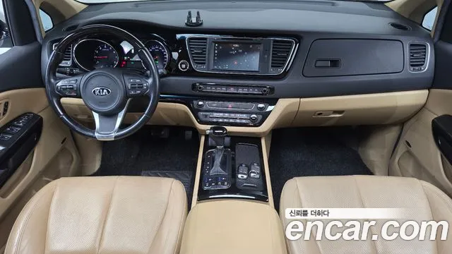 Kia Carnival 2015 thumb 7