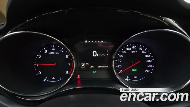 Kia Carnival 2015 thumb 8