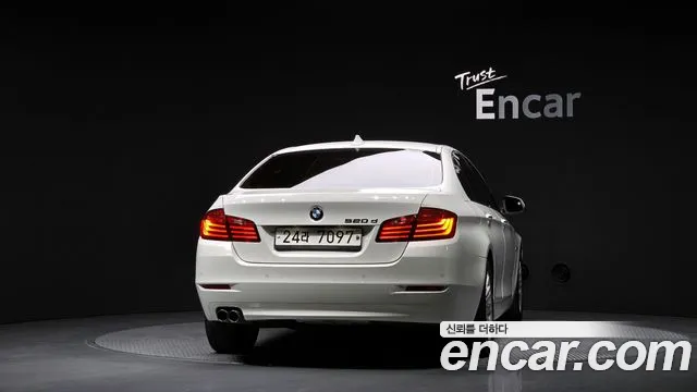 BMW 5-Series 2014 thumb 4