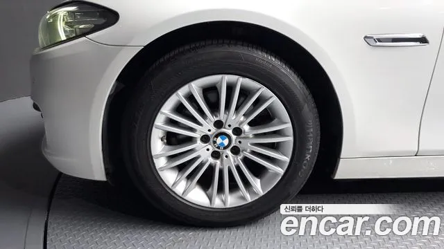 BMW 5-Series 2014 thumb 5