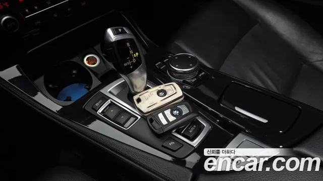 BMW 5-Series 2014 thumb 9