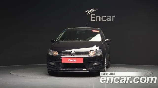 Volkswagen Polo 2015 thumb 2