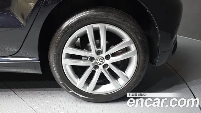 Volkswagen Polo 2015 thumb 4