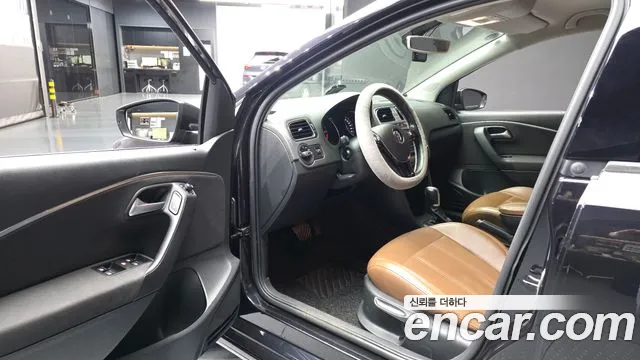 Volkswagen Polo 2015 thumb 9