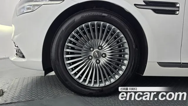 Genesis G90 2019 thumb 4