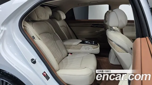 Genesis G90 2019 thumb 10