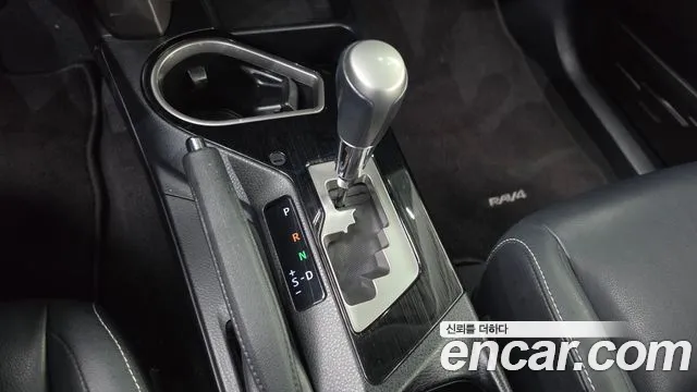 Toyota RAV4 2016 thumb 9