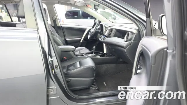 Toyota RAV4 2016 thumb 11
