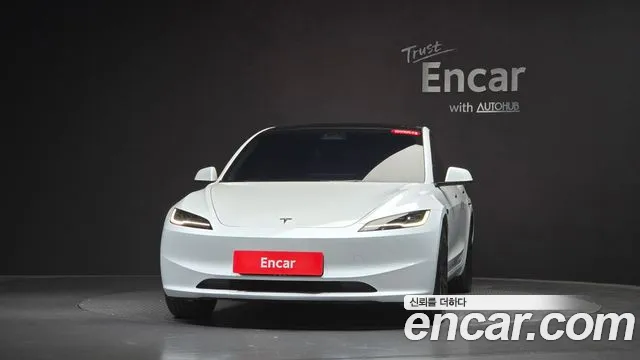 Tesla Model 3 2024 thumb 2