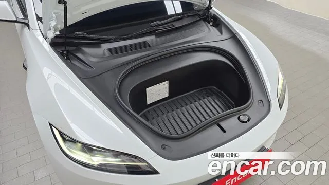Tesla Model 3 2024 thumb 5