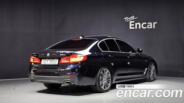 BMW 5-Series 2019 thumb 2
