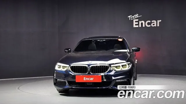 BMW 5-Series 2019 thumb 3