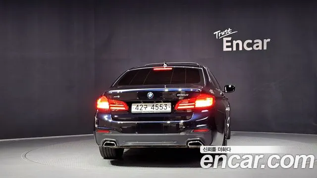 BMW 5-Series 2019 thumb 4