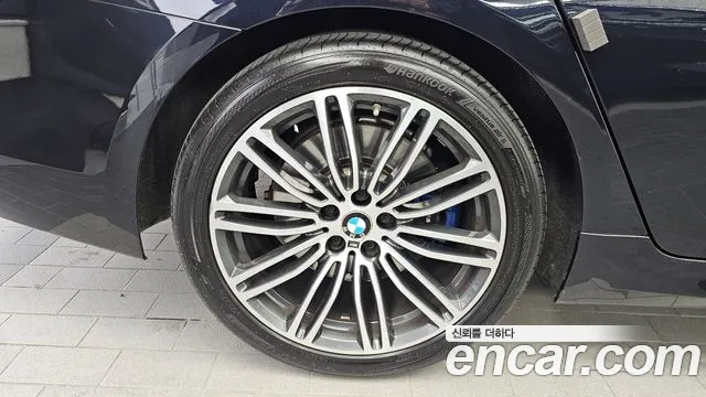 BMW 5-Series 2019 thumb 5