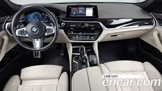 BMW 5-Series 2019 thumb 7