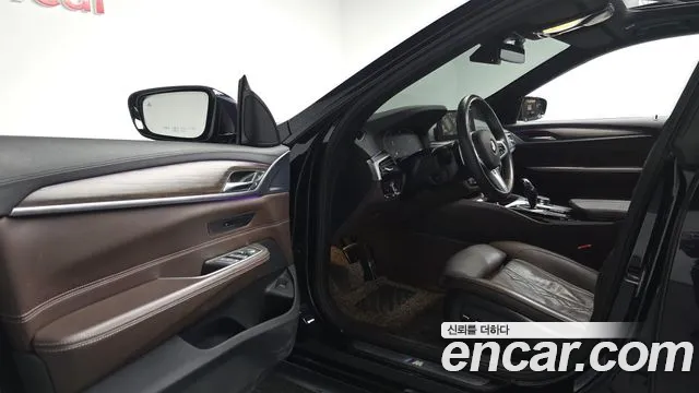 BMW Gran Turismo 2019 thumb 9