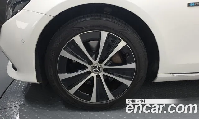 Mercedes-Benz E-Класс 2019 thumb 4