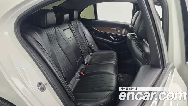 Mercedes-Benz E-Класс 2019 thumb 10