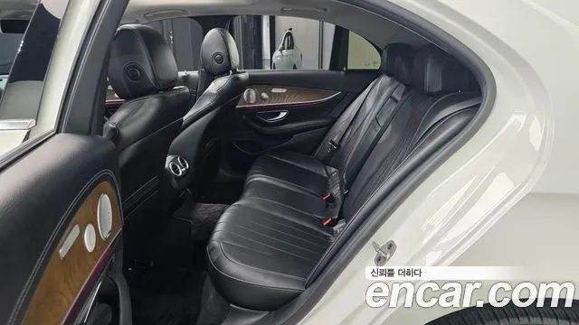 Mercedes-Benz E-Класс 2019 thumb 11