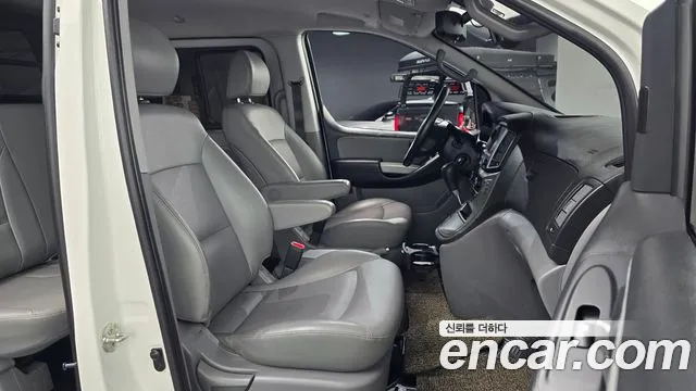 Hyundai Starex 2019 thumb 10