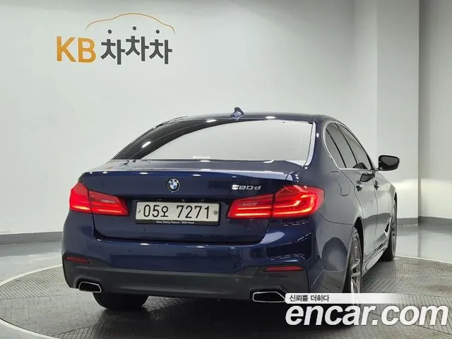 BMW 5-Series 2018 thumb 3