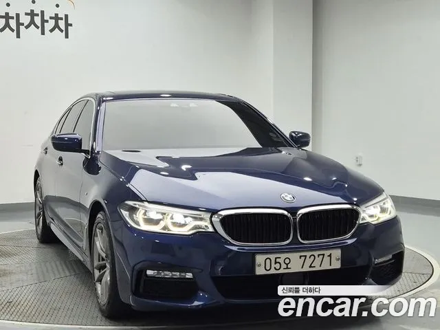 BMW 5-Series 2018 thumb 4