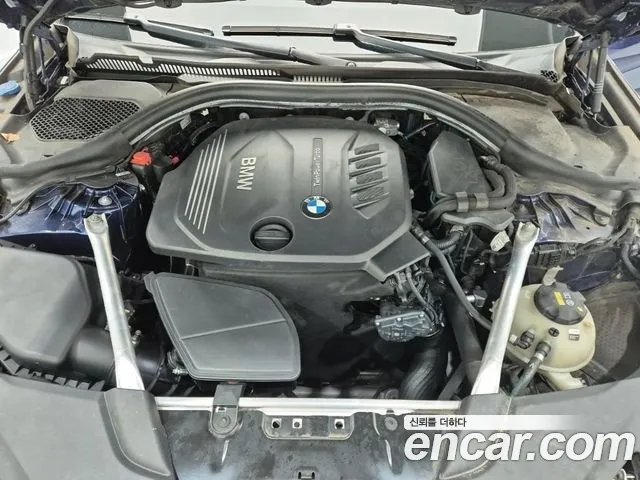BMW 5-Series 2018 thumb 5