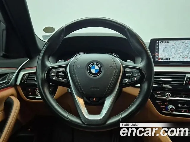 BMW 5-Series 2018 thumb 9