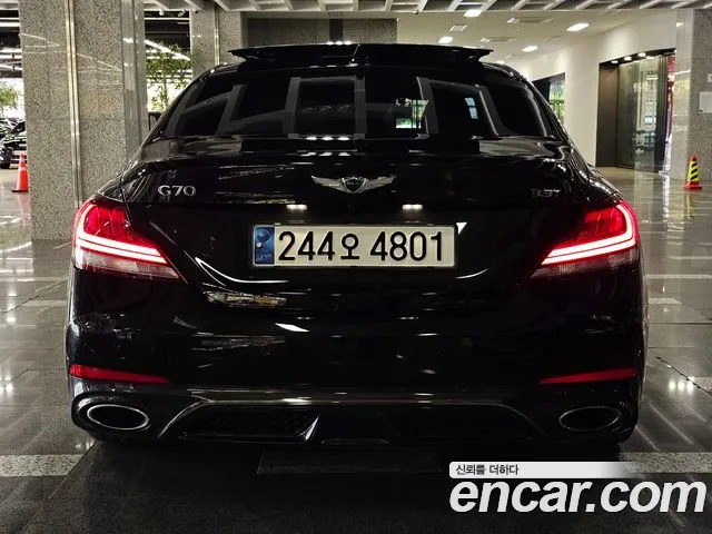 Genesis G70 2018 thumb 3