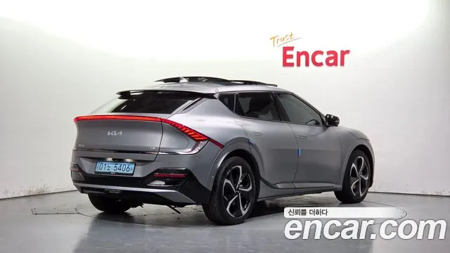 Kia EV6 2022 thumb 2