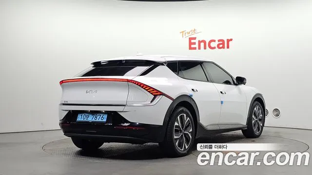 Kia EV6 2021 thumb 2