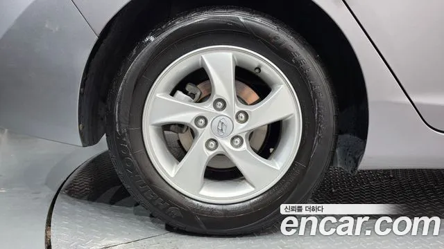 Hyundai Avante 2011 thumb 5