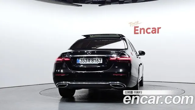 Mercedes-Benz E-Класс 2021 thumb 3