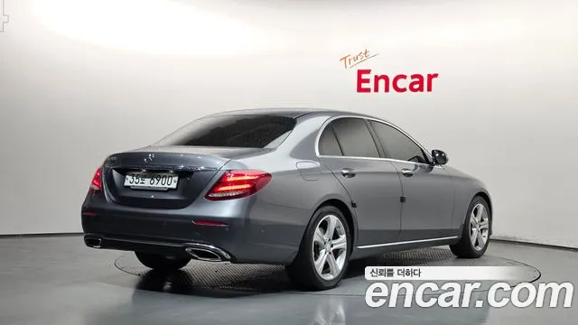 Mercedes-Benz E-Класс 2016 thumb 2