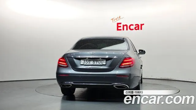 Mercedes-Benz E-Класс 2016 thumb 4