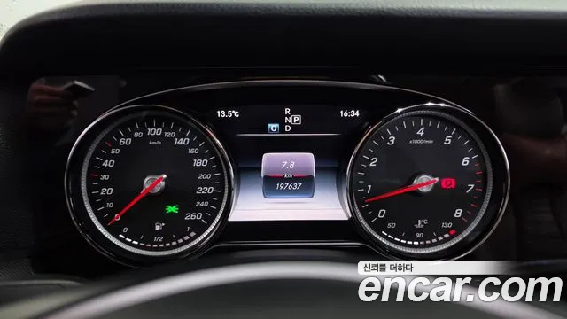 Mercedes-Benz E-Класс 2016 thumb 8