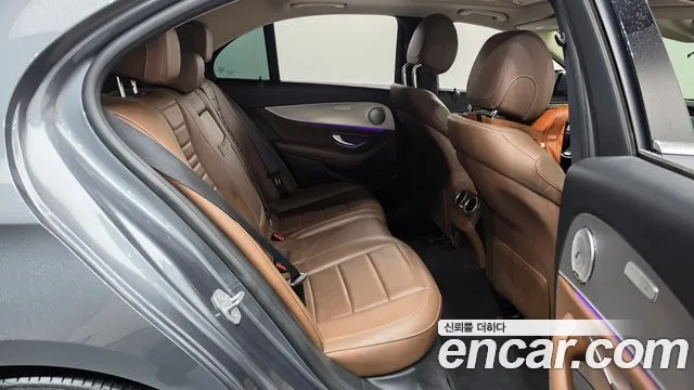 Mercedes-Benz E-Класс 2016 thumb 12