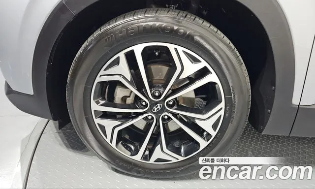 Hyundai Santa Fe 2018 thumb 4