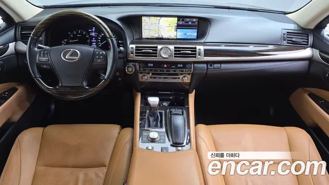 Lexus LS 2015 thumb 6